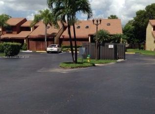 405 SE 14th St, Dania, FL 33004