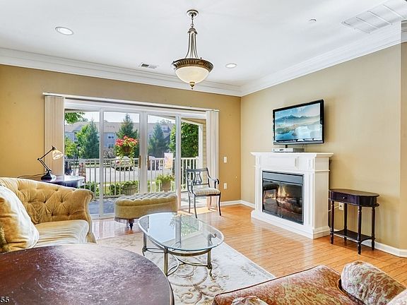 5th image of 4108 Chesterwood Way
