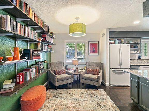 4th image of 464 Azalea Way