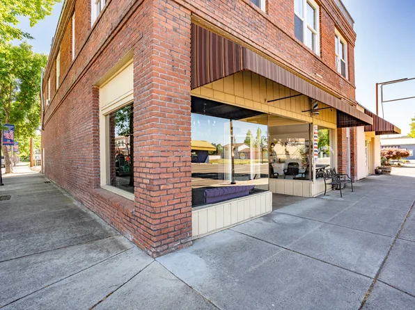 203-209 Main St W, Eagle Pt, OR 97524