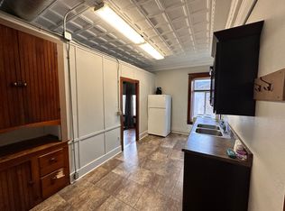818 6th Ave #3, De Witt, IA 52742