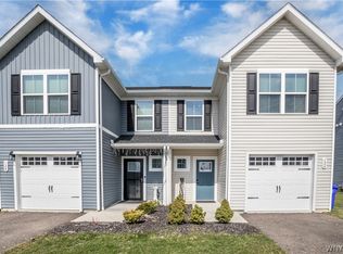 126 South Dr, West Seneca, NY