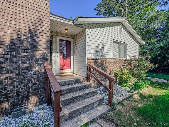 4th image of 1111 Turpin Ln