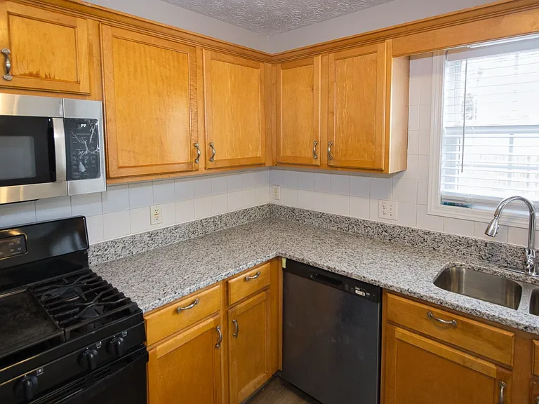 3292 Shady Valley Ct — Photo 15