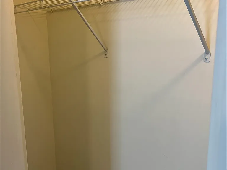 apt 208