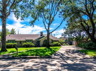 2711 Triway Ln, Houston, TX 77043