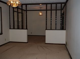 402 Gregg Dr, Lilburn, GA 30047
