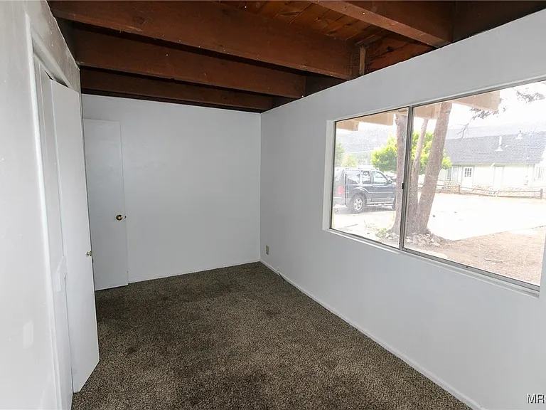 436 W Mojave Blvd — Photo 12