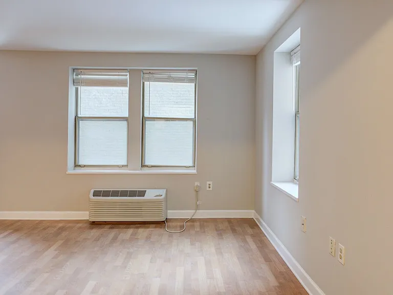 2440 16th St NW #204 — Photo 7