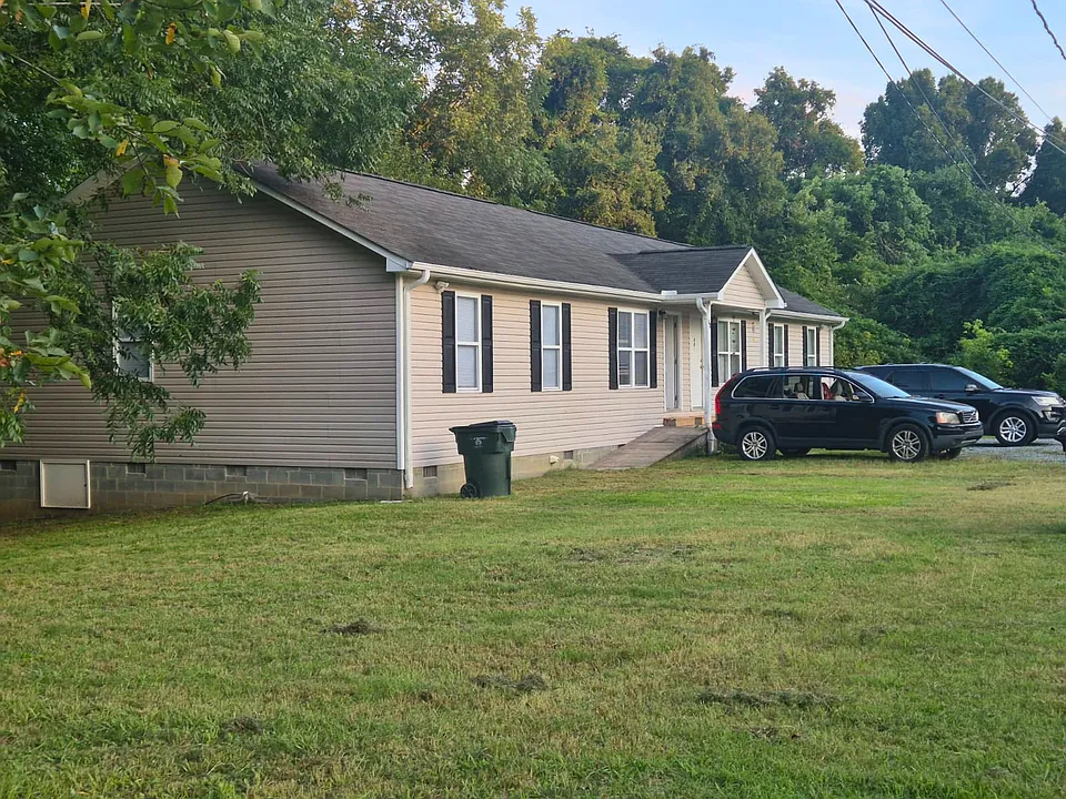 120 Long Ave