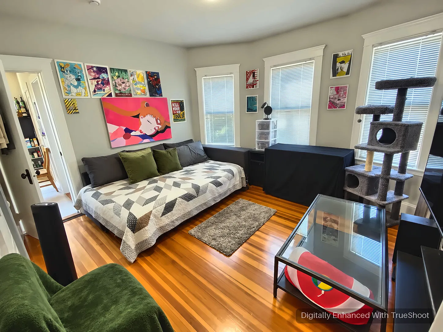 4 bed, 999 sqft, $4,300 — Photo 1