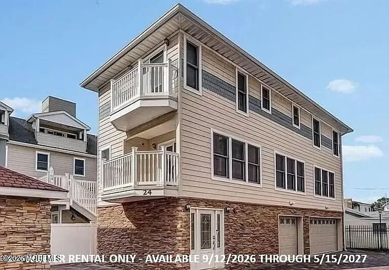 21 Blaine Ave #24 — Photo 1