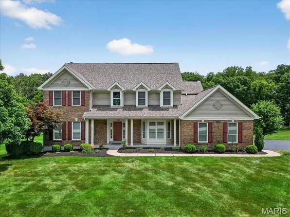 17352 Radcliffe Place Dr, Eureka, MO 63025