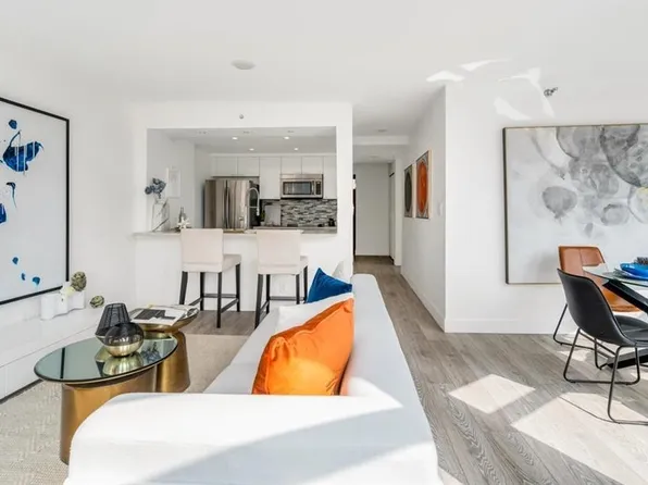 1200 Alberni St #902, Vancouver, BC V6E 1A6
