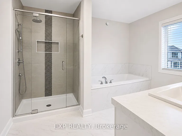 528 Lucent St — Photo 15
