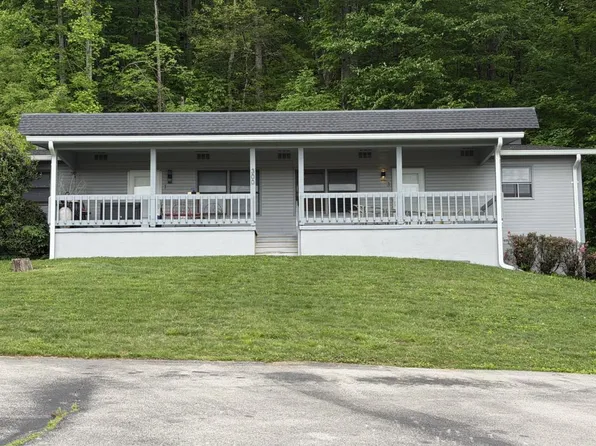 300 Car Mol Dr Unit 3, Johnson City, TN 37601