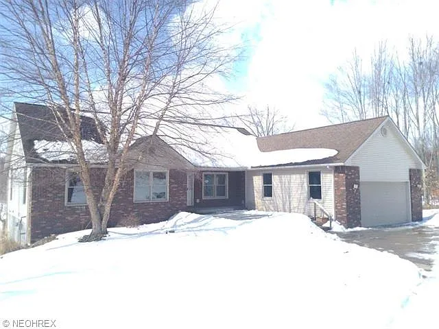 3306 Holliday Dr photo 1