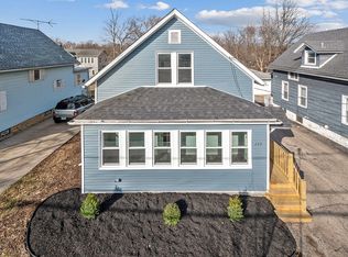 410 E 8th St, Lockport, IL 60441