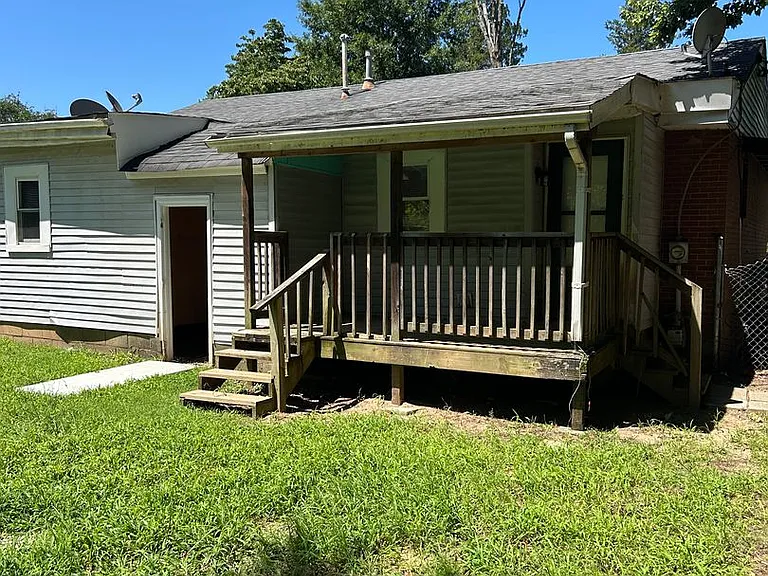2119 Elbon Dr — Photo 4