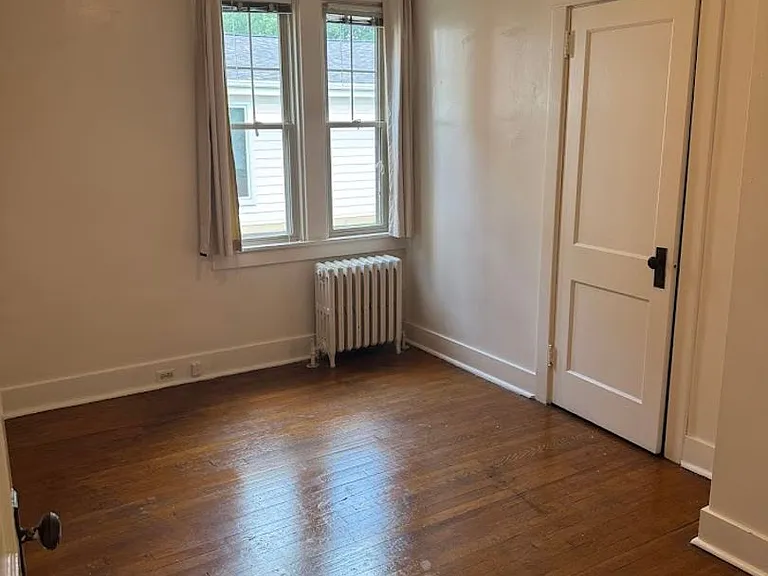 1331 Shady Ave — Photo 16
