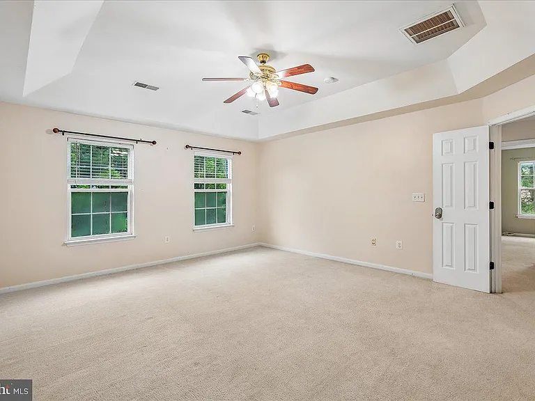 905 Royal Elm Ct — Photo 4