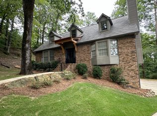 2429 Highbluff Rd, Vestavia Hills, AL 35216