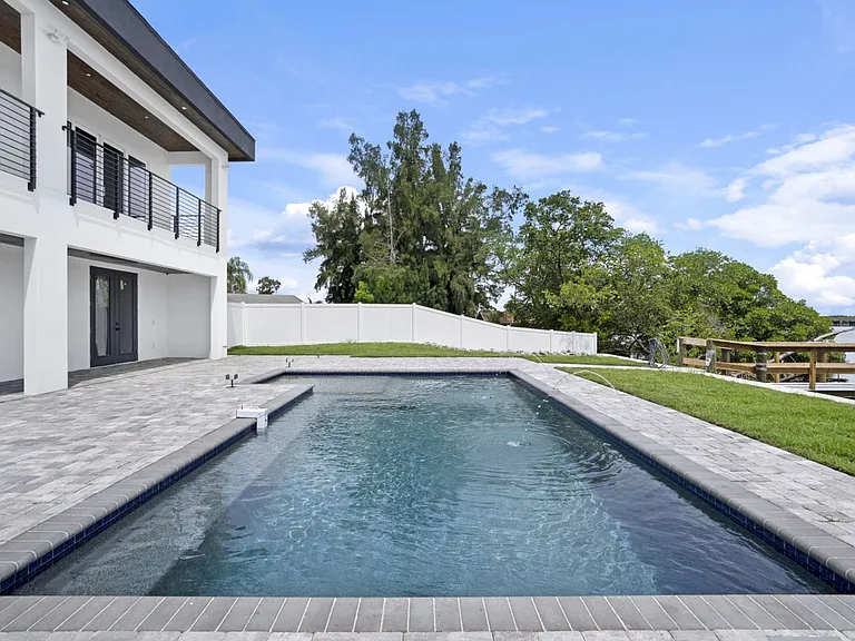 711 Tropical Dr — Photo 46