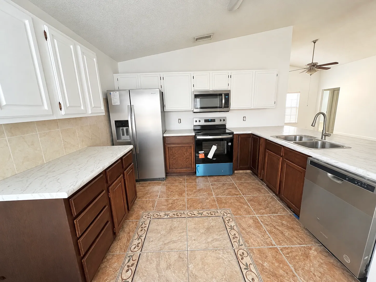 3 bed, 1544 sqft, $2,200 — Photo 4