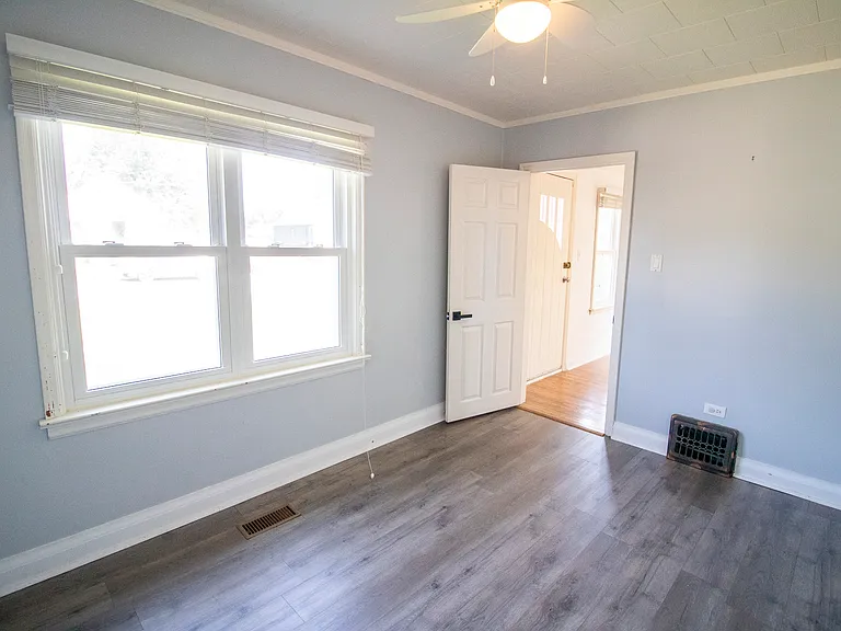 150 Hughes St — Photo 15