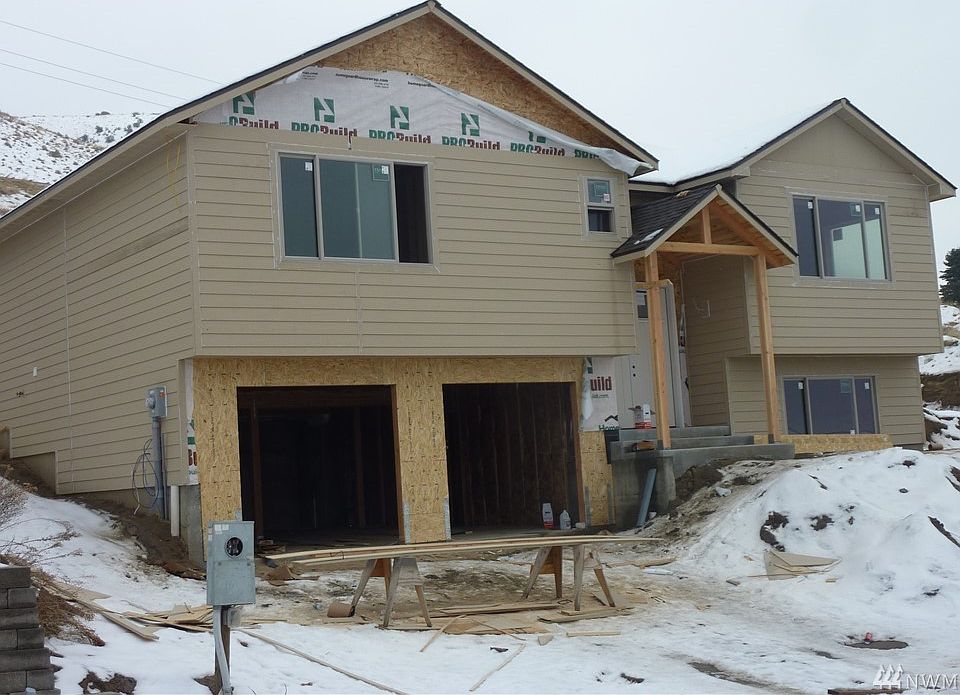 1st image of 2581 Catalina Ave