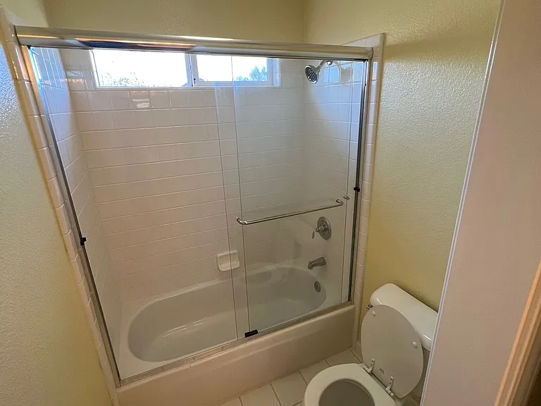 1900 Fallbrook Ln — Photo 29