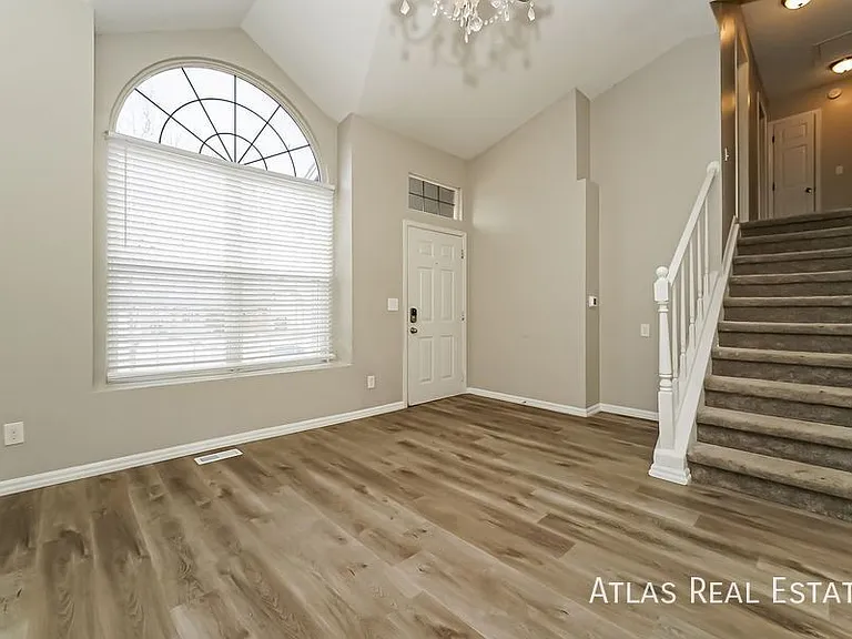 4324 N Liverpool Ct — Photo 4
