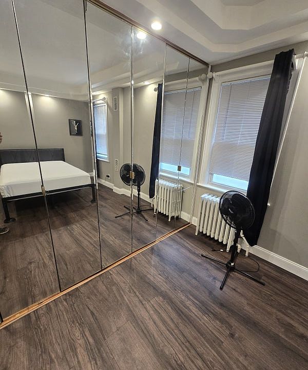 2nd image of 2108 Colonial Ave Floor 1