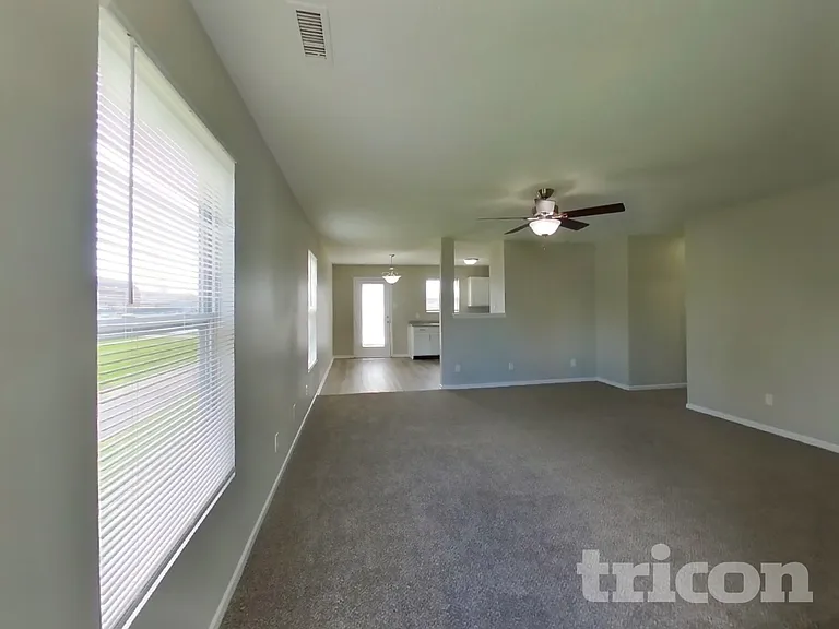 2869 Ludwig Dr — Photo 3