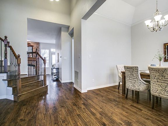 4th image of 504 Halifax Ln