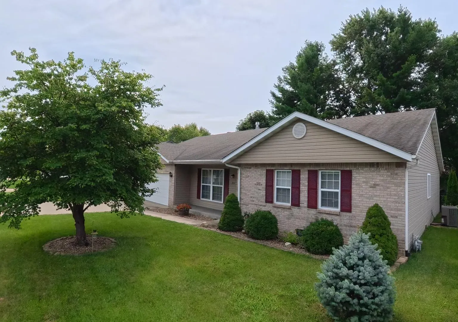 304 Erin Drive - 1 — Photo 2