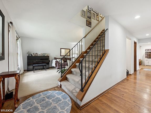 4th image of 34 N Edgewood Ave