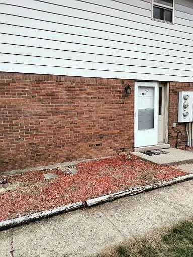 3209 Lupine Dr photo 1