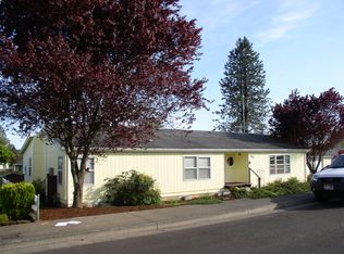 111 Oakwood Dr, Saint Helens, OR 97051