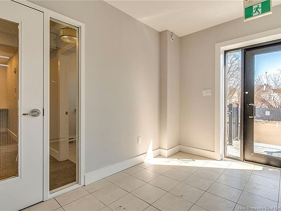 4th image of 197 Universite Ave #191