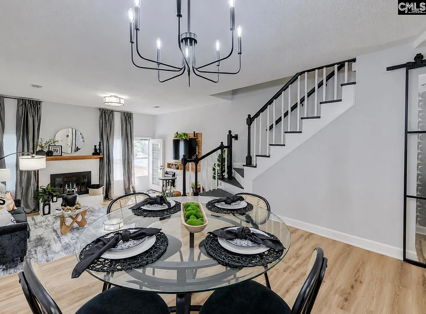 2 bed, 1106 sqft, $2,300 — Photo 1
