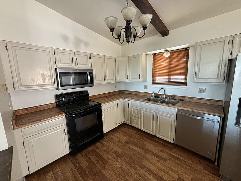 355 Forest Rd — Photo 5