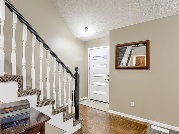 5th image of 2716 SE Nottingham Dr