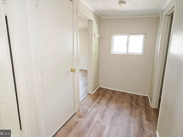 202 E Grove St #A — Photo 11