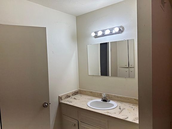 5th image of 22899 Adrienne Ave #2