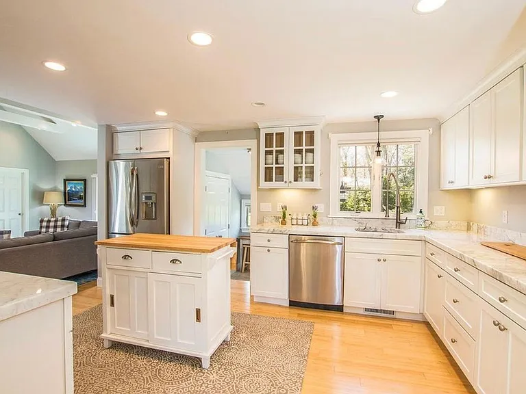 11 Oak Ridge Rd — Photo 4