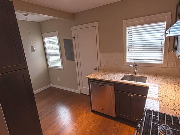 5th image of 300-302 31st Ave #300