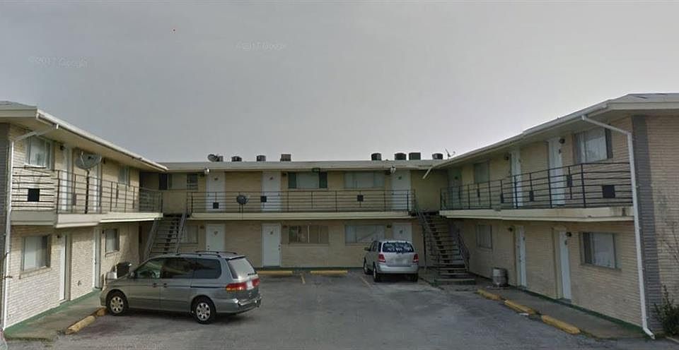 1st image of 516 Holiday Dr APT 60