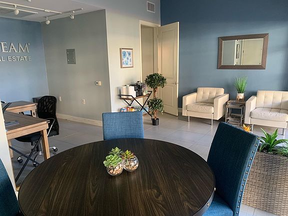 4th image of 35 Vantis Dr #35