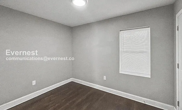 155 Rosser St SW — Photo 12